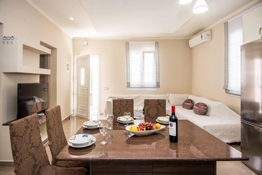 Joana Apartment アルゴストリオン エクステリア 写真