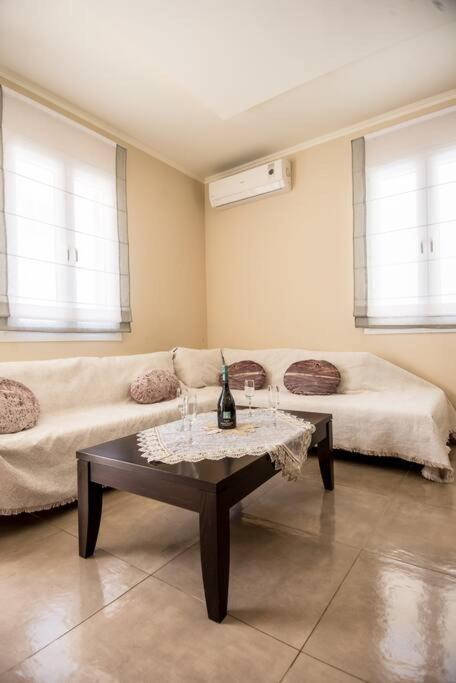 Joana Apartment アルゴストリオン エクステリア 写真