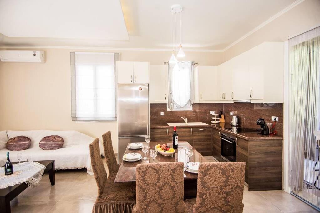 Joana Apartment アルゴストリオン エクステリア 写真